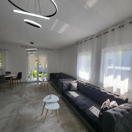 Kuca Za Odmor Plava Laguna Lägenhet Bihać