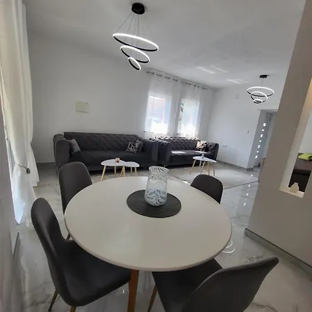 Kuca Za Odmor Plava Laguna Apartment *