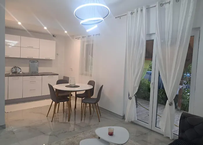 Kuca Za Odmor Plava Laguna